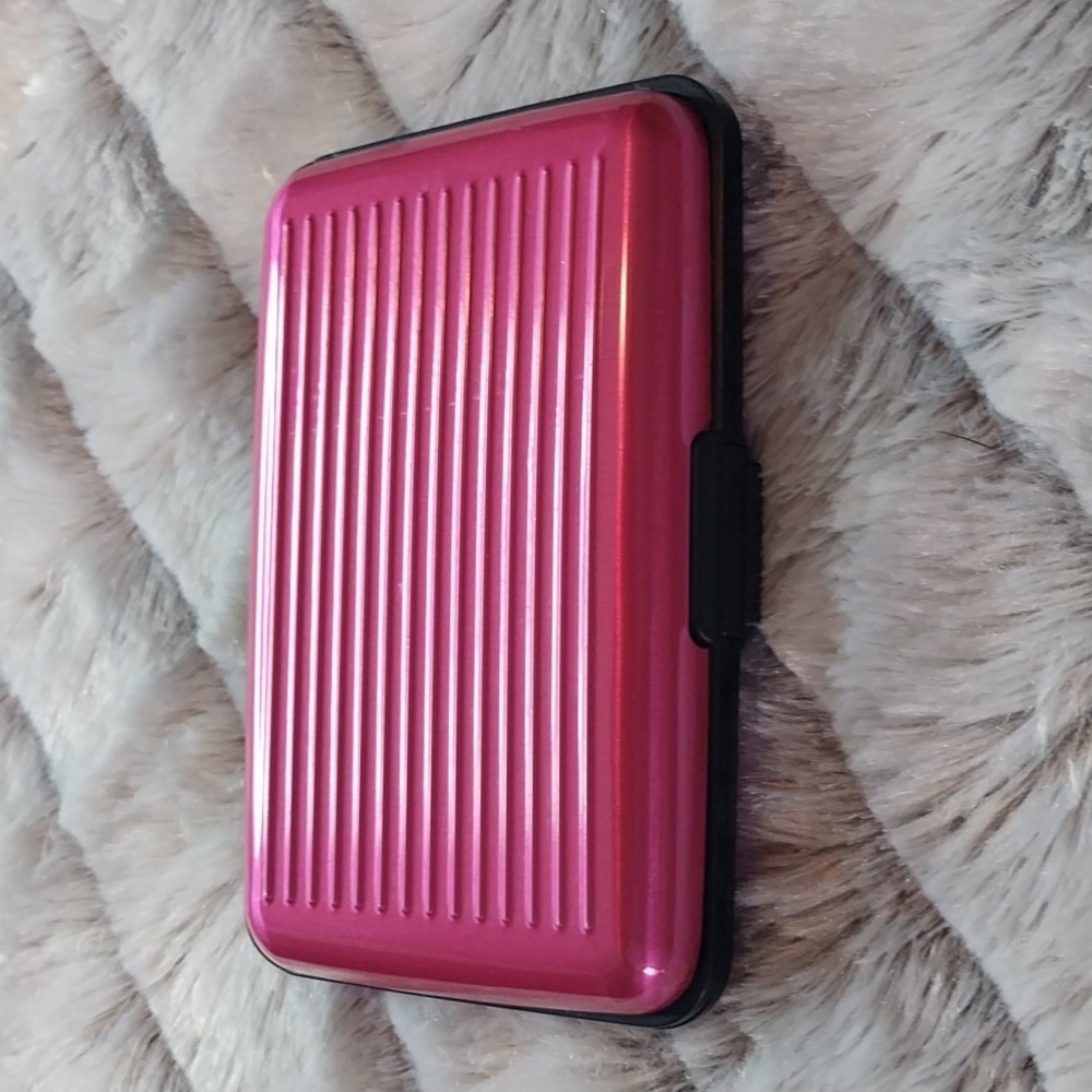 Business ID Credit Card Aluminum Wallet Pink & Black